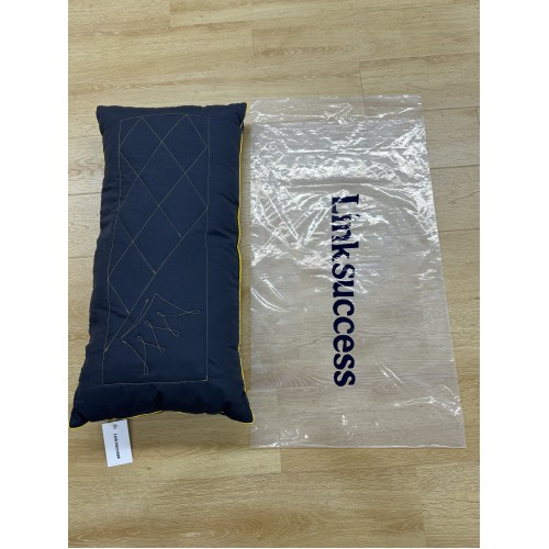 Linksuccess crown pillow 